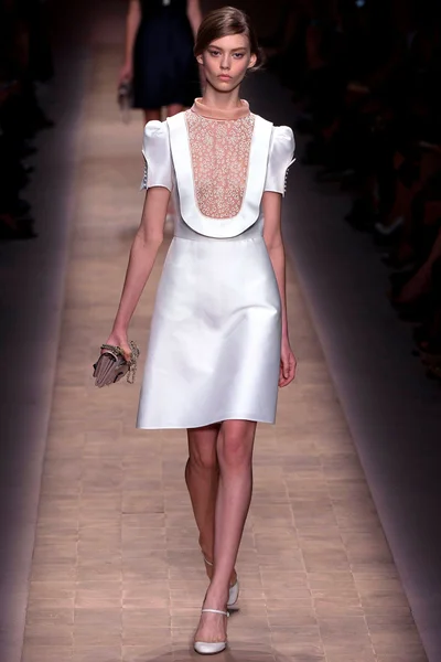Look 12